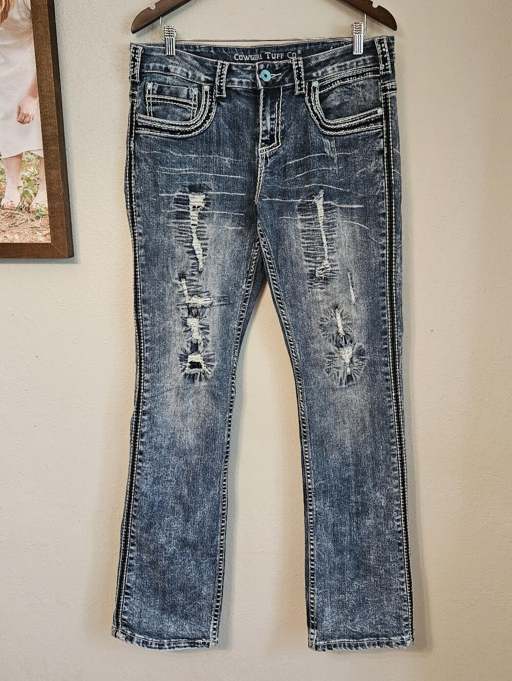 Cowgirl Tuff Company Women's Avalanche Jeans Faded Denim Distressed Size 32x35